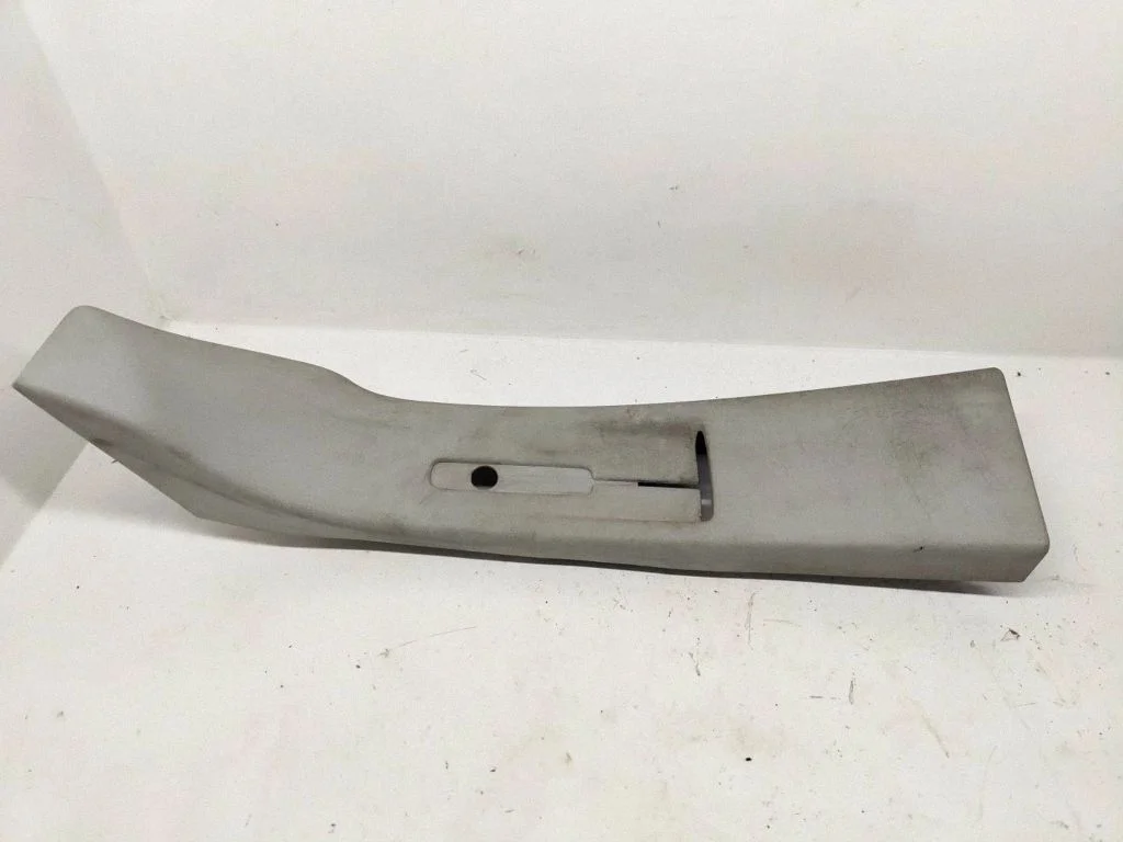 (B) pillar trim (top) – Volkswagen Transporter - Caravelle T5 (2003-2015)