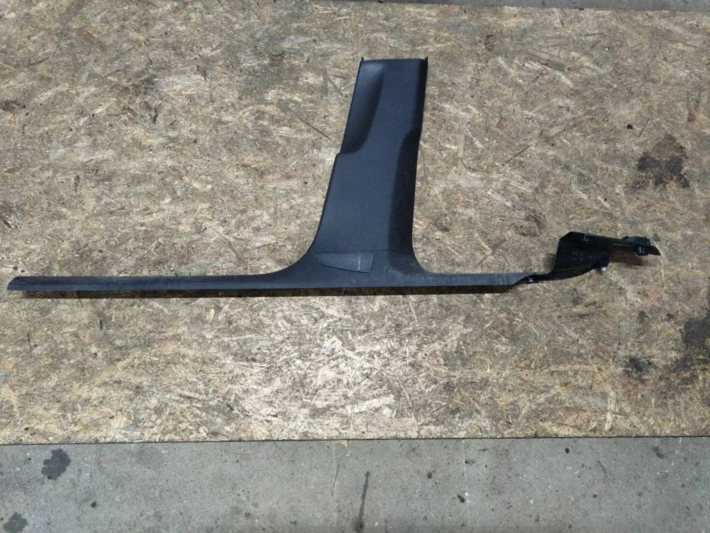 (B) pillar trim (bottom) – Volkswagen Passat B6 (2005-2010)