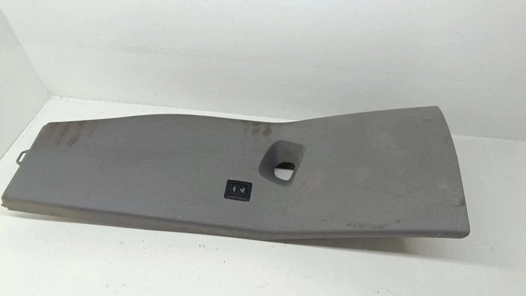 (B) pillar trim (bottom) – Volkswagen Transporter - Caravelle T5 (2003-2015)