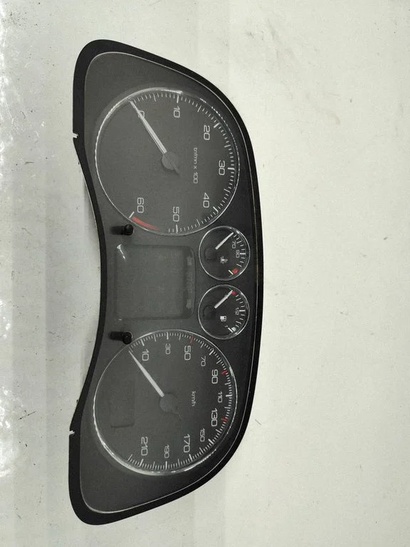 Speedometer (instrument cluster) – Peugeot 307 (2001-2005)