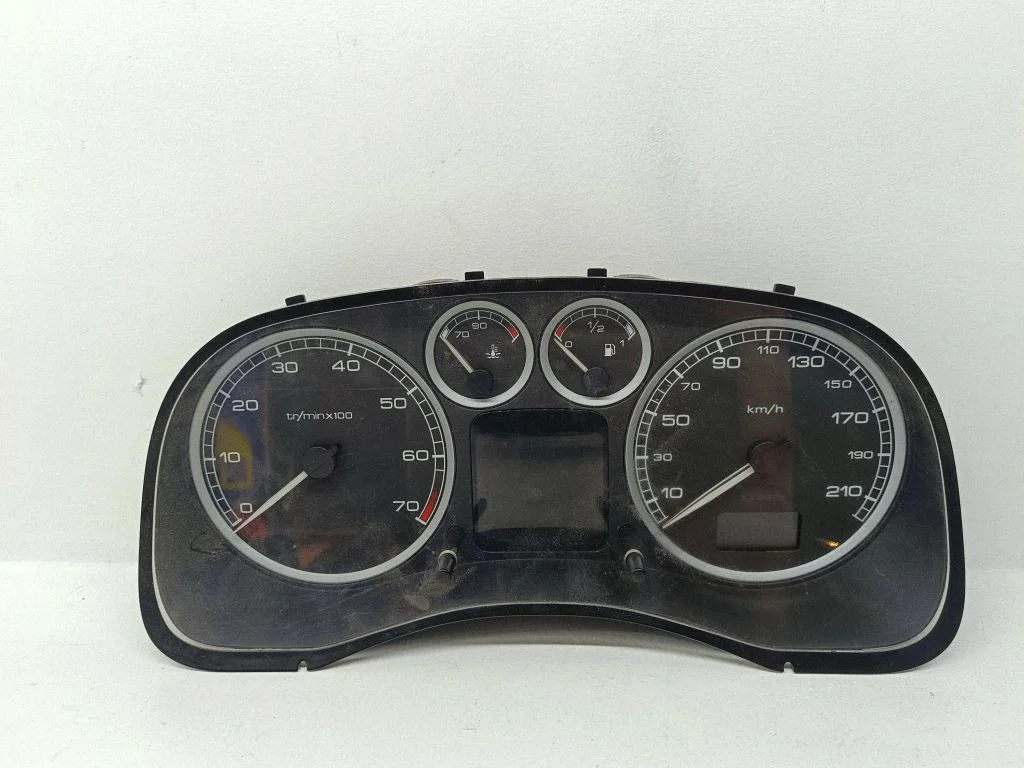 Speedometer (instrument cluster) – Peugeot 307 (2001-2005)