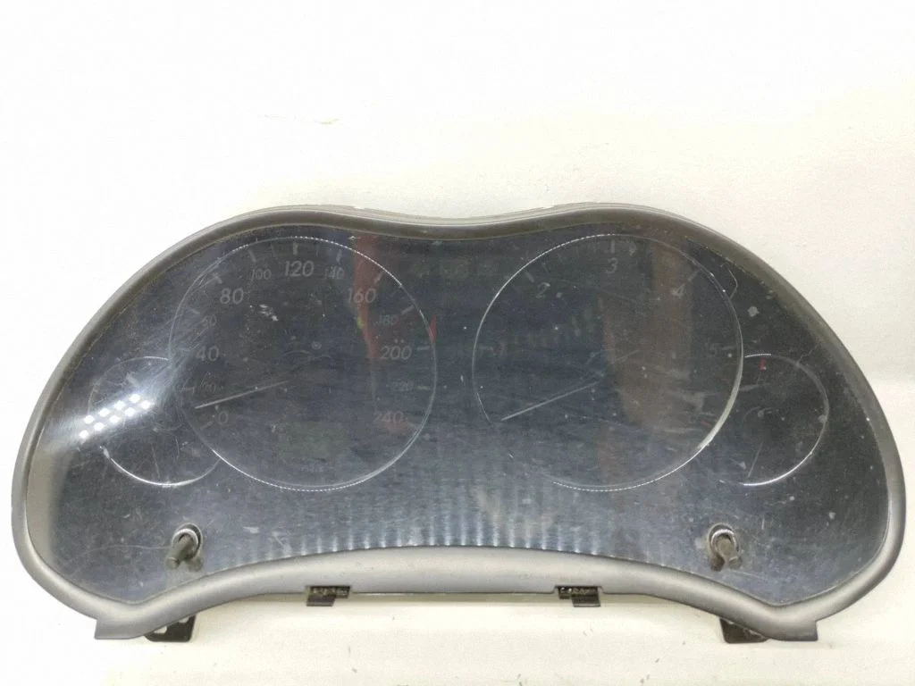 Spidomeeter (näidikuplokk) – Toyota Avensis T250 (2003-2006)