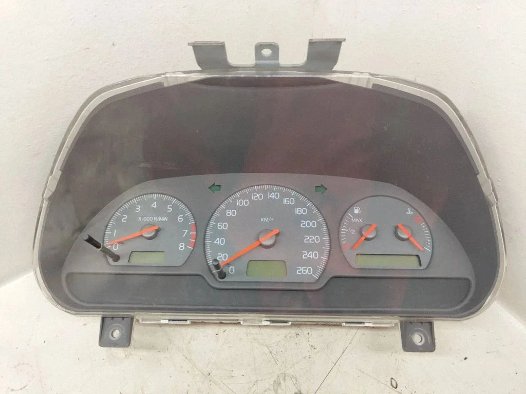 Spidometrs (instrumentu panelis) – Volvo S40, V40 (1995-2004)