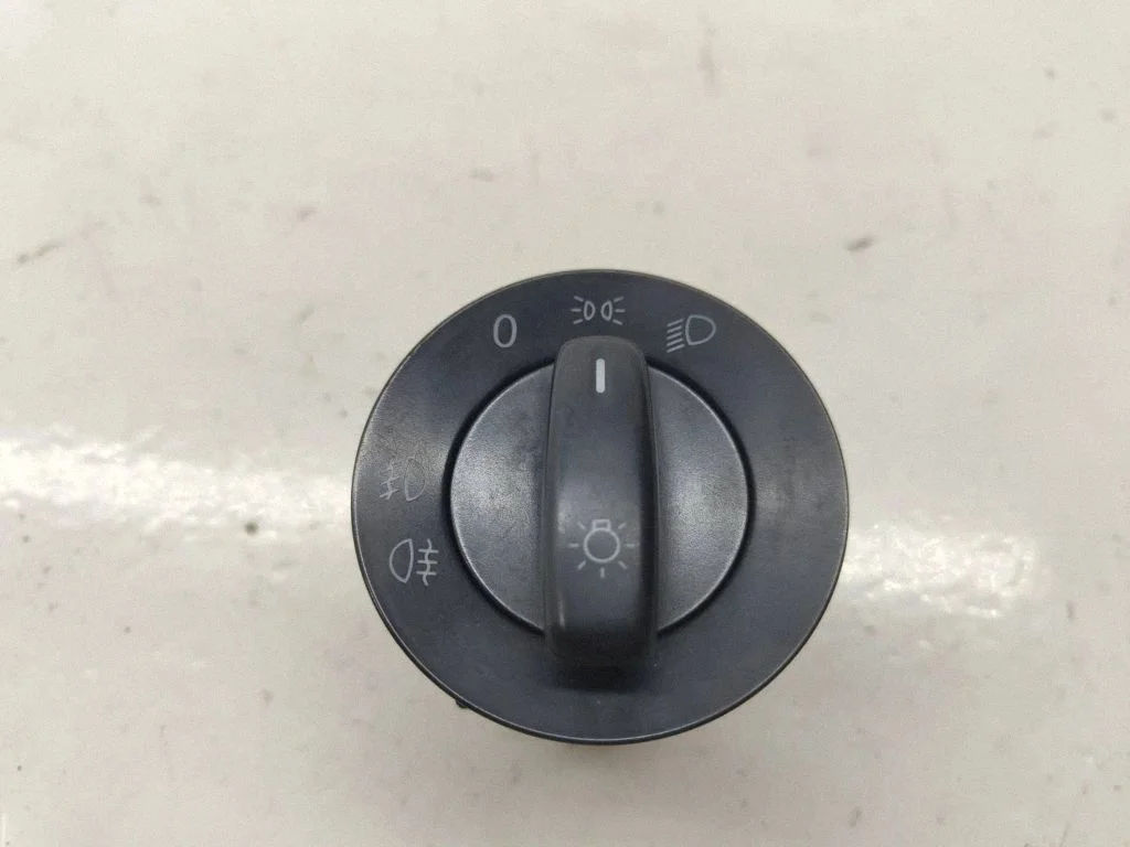 Light switch – Volkswagen Golf Plus (2005-2013)
