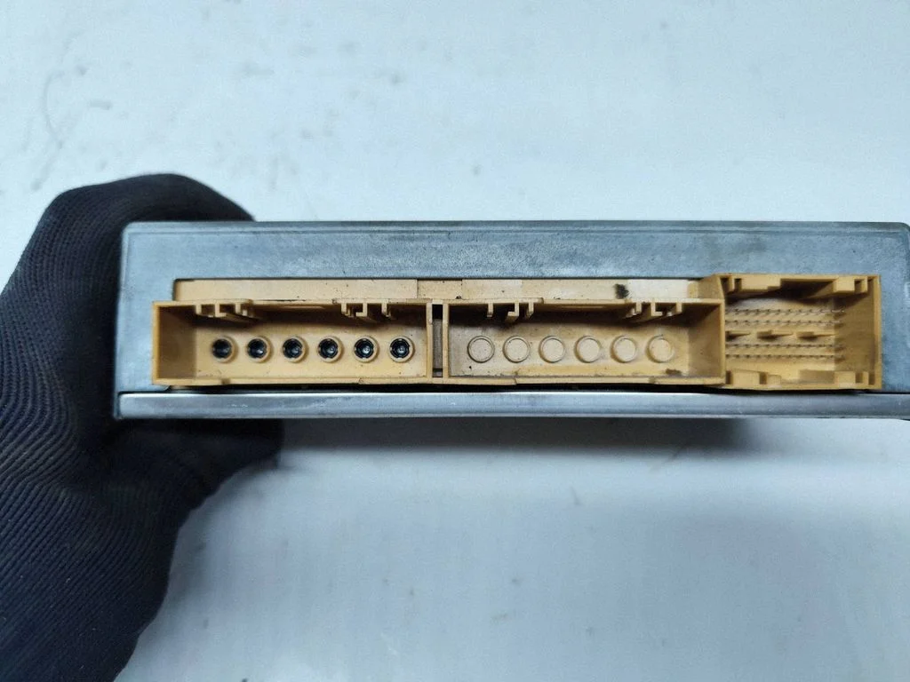 Airbag control unit/module 6946388