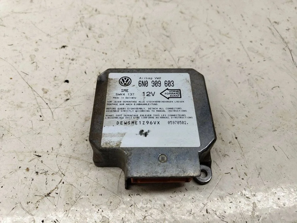 Airbag control unit/module – Volkswagen Transporter - Caravelle T4 (1991-2003)