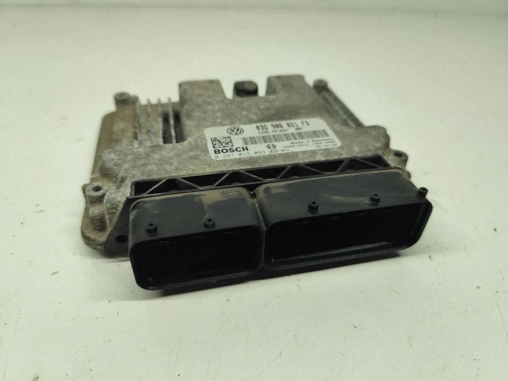 Dzinēja vadības bloks 03G906021FD