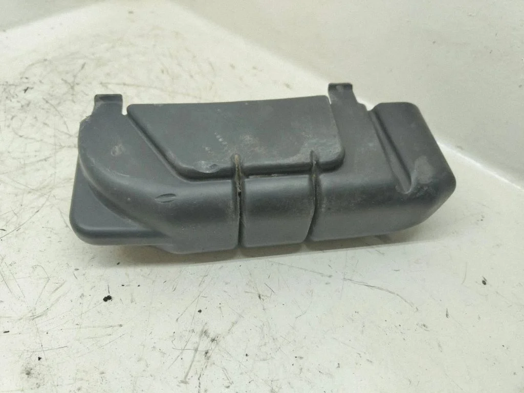 Other engine bay part – Volkswagen Transporter - Caravelle T4 (1991-2003)