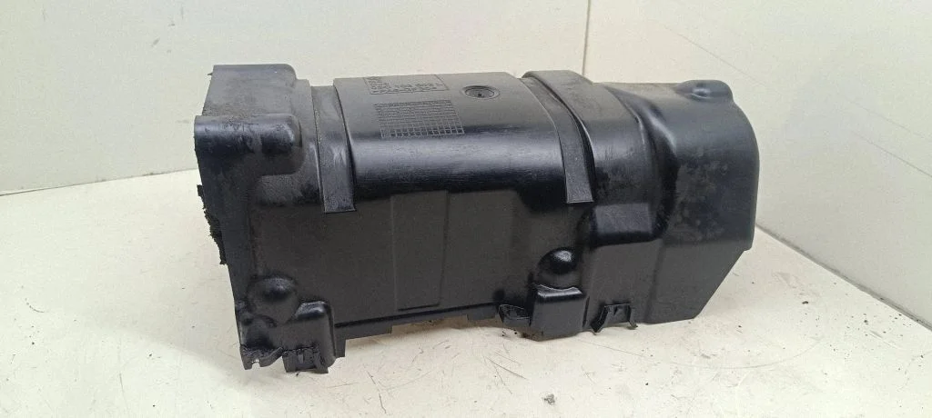 Kita variklio skyriaus detalė