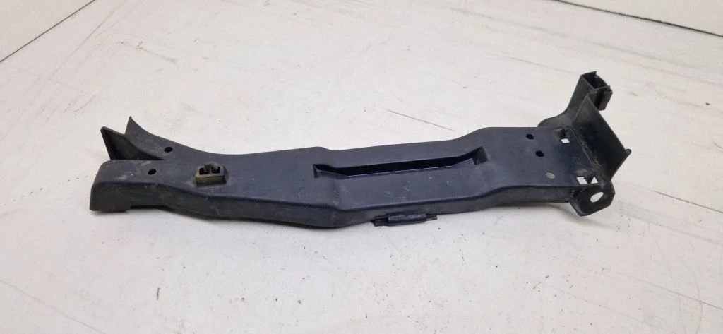 Other engine bay part 1K0971615CT
