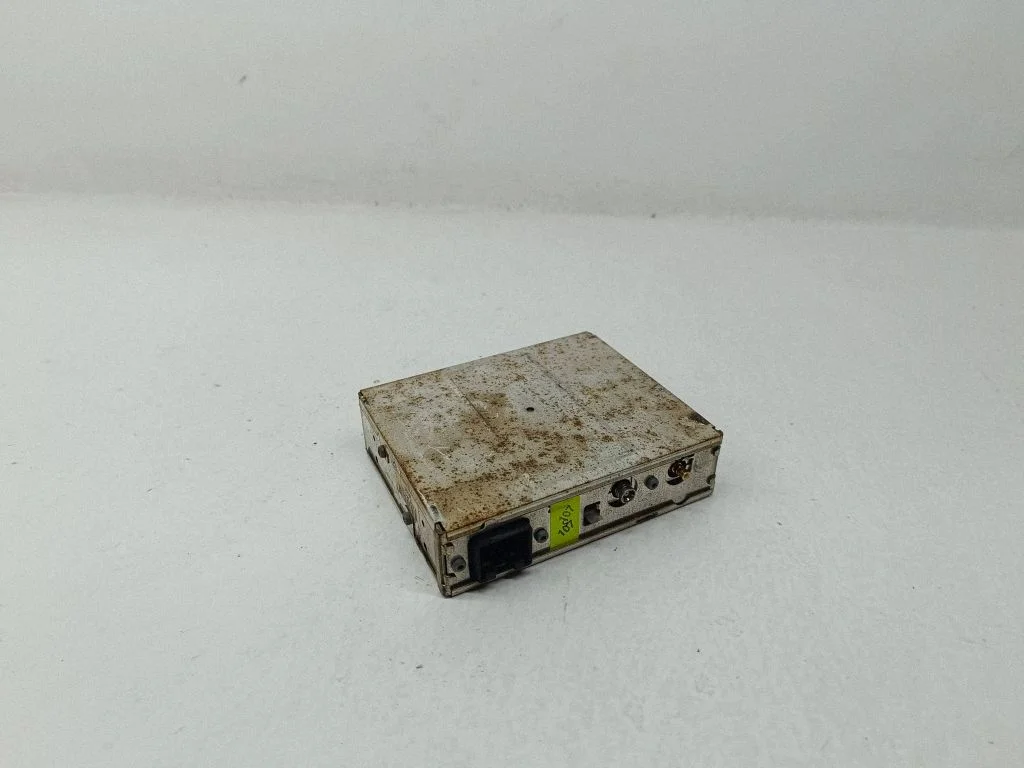Antenas pastiprinātājs – Audi A4 S4 B6 8E 8H (2001-2005)