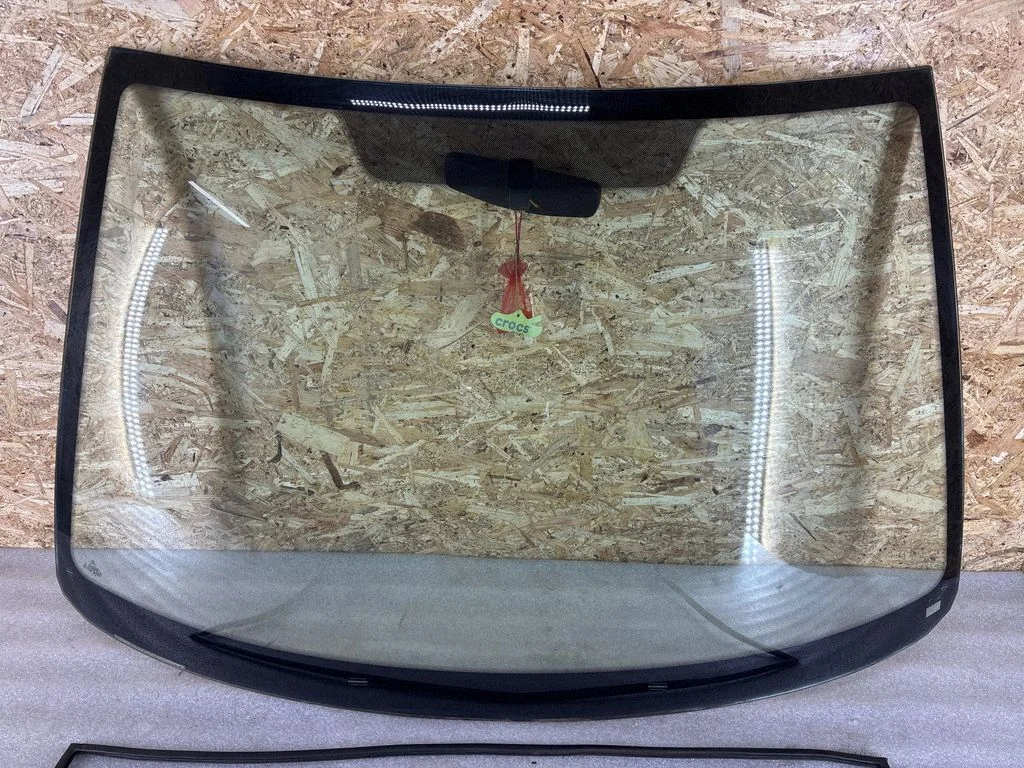 Priekinis stiklas