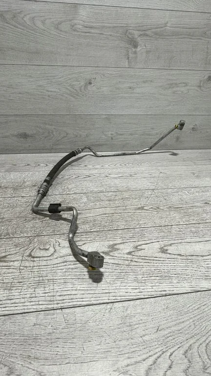 Air conditioning (A/C) pipe/hose – BMW 1 Series E81 E87 (2004-2011)