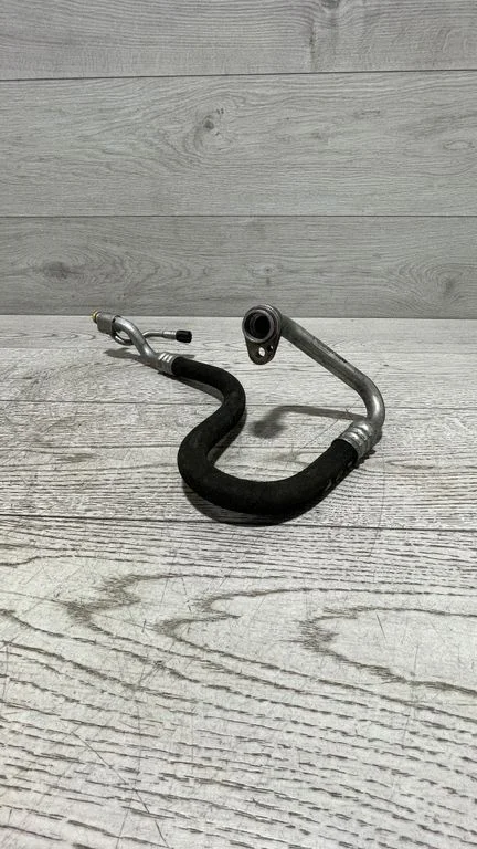 Kliimaseadme toru / voolik – BMW 1-seeria E81 E87 (2004-2011)