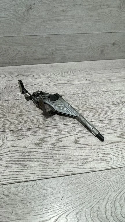 Handbrake/parking brake lever assembly – BMW 3 Series E90 E91 (2005-2012)