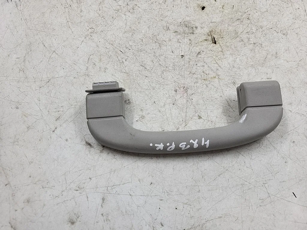 Front interior roof grab handle 9143516