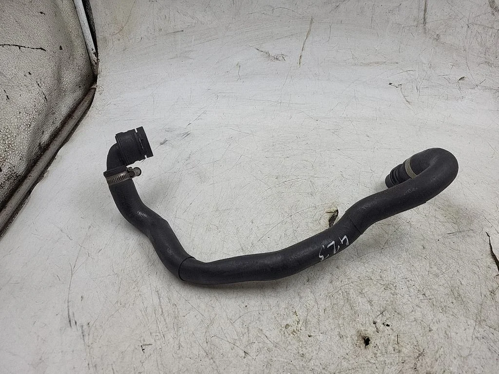 Engine coolant pipe/hose
