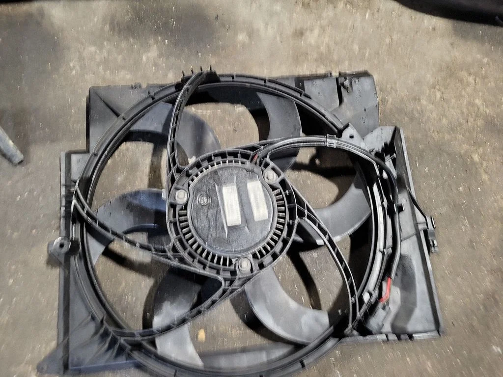 Wentylator chłodnicy elektryczny – BMW Seria 3 E90 E91 (2005-2012)