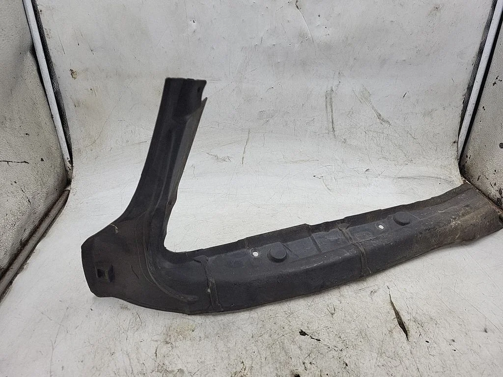 Fender end trim 8T0821112