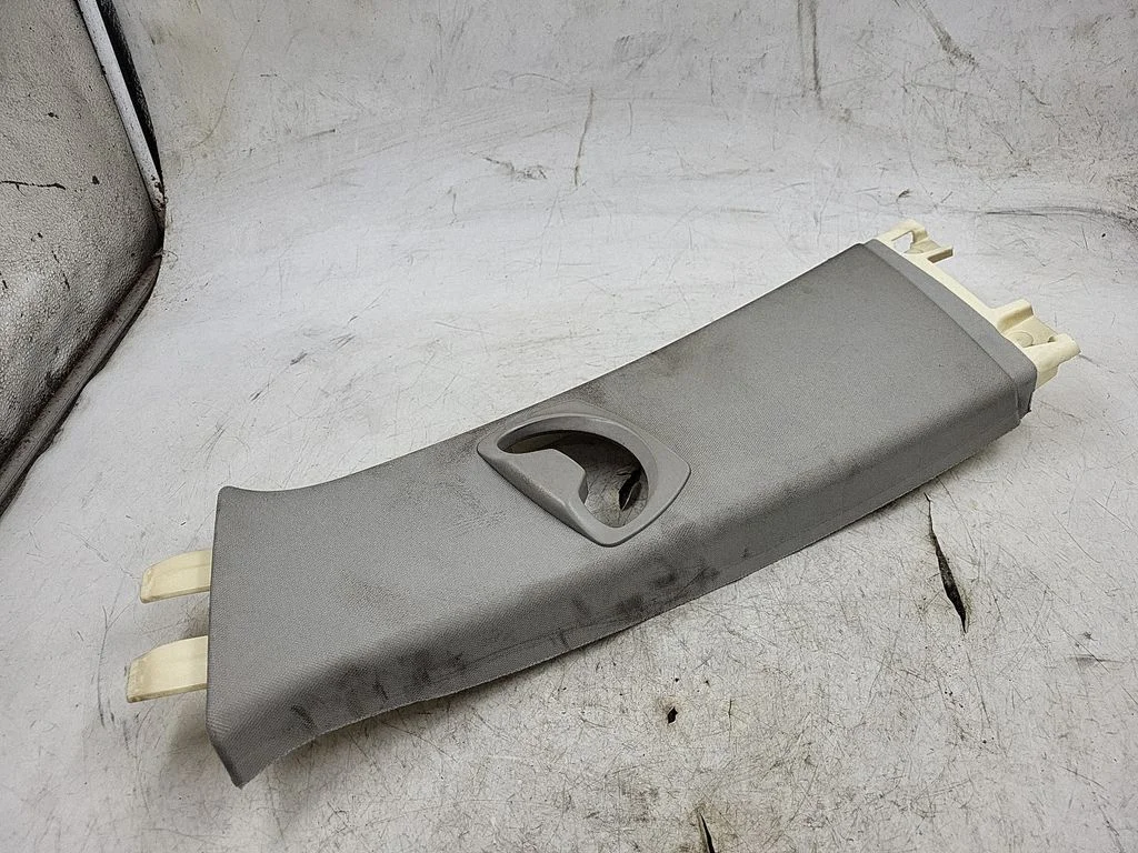 (B) pillar trim (top) – front left