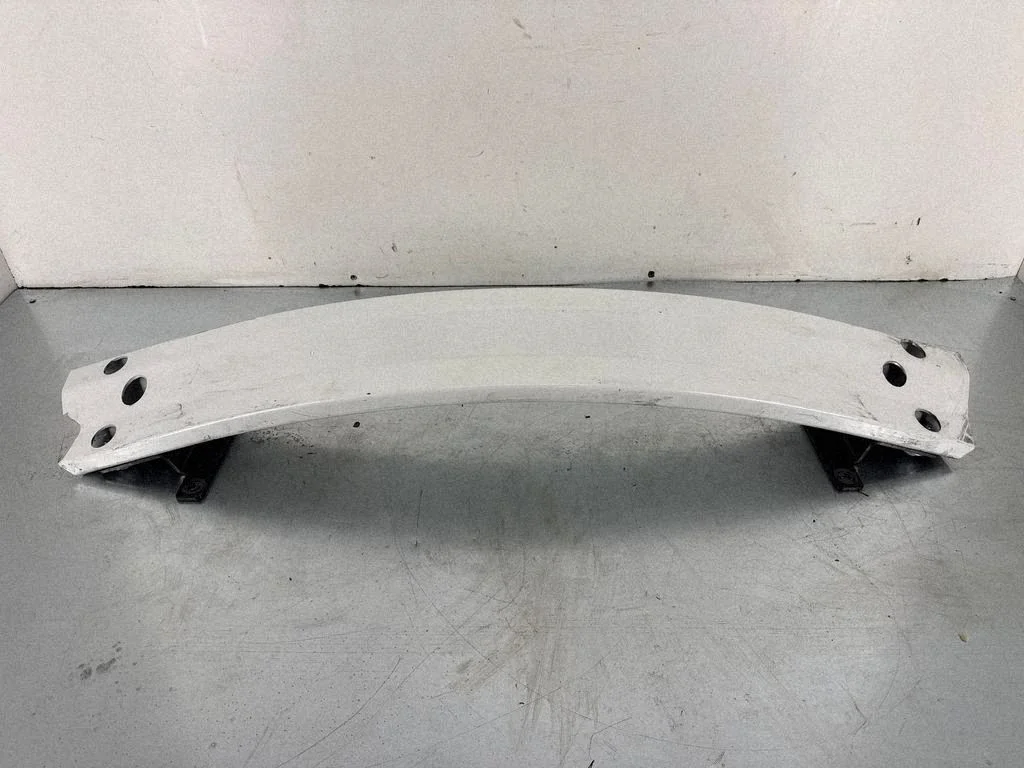 Tagumise kaitseraua põikitala – Tesla Model 3 (2017-)