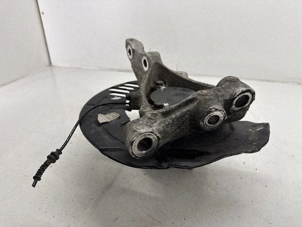 Front wheel hub 84004747