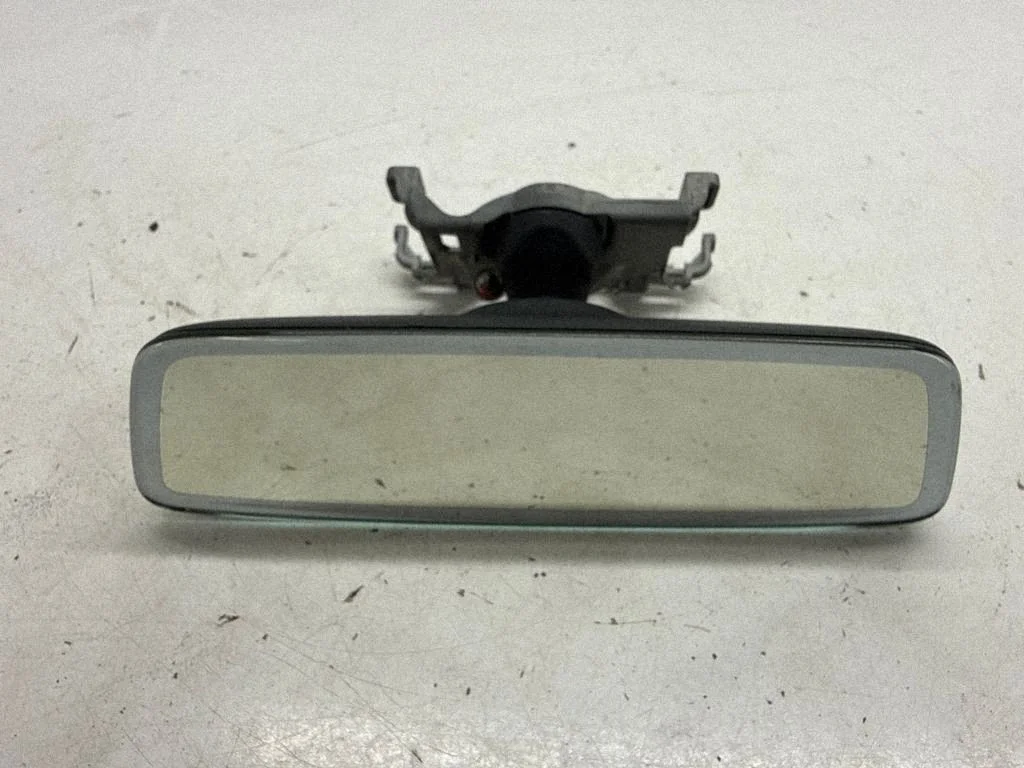 Tahavaatepeegel (salongis) – Tesla Model 3 (2017-)