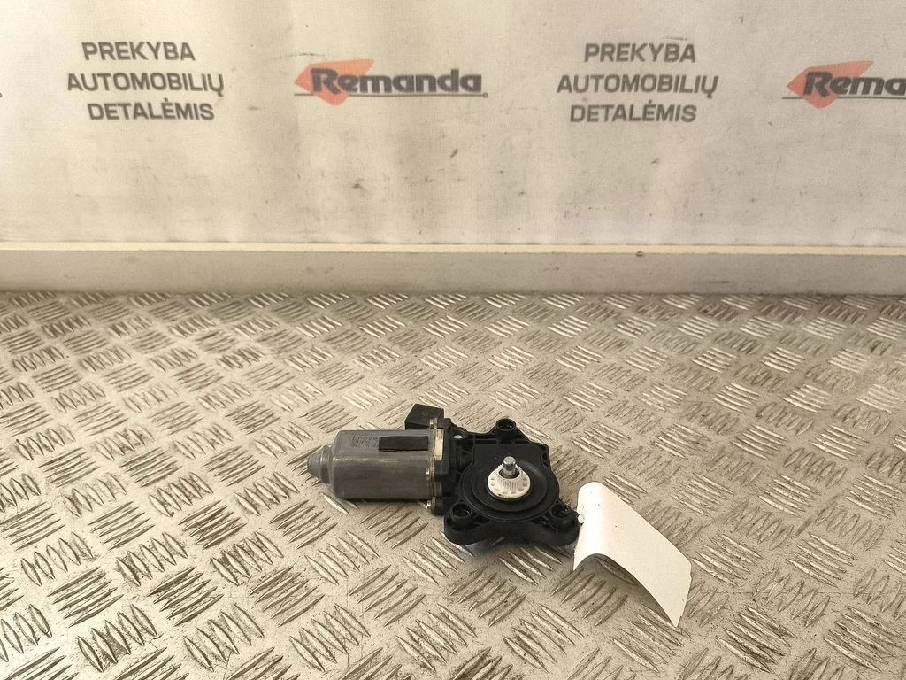 Aizmugurējā loga pacēlāja motoriņš 7743003007