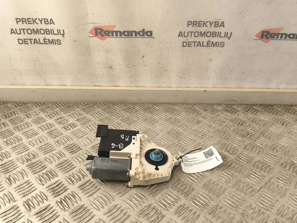 Priekšējā loga pacēlāja motoriņš 1K0959792L