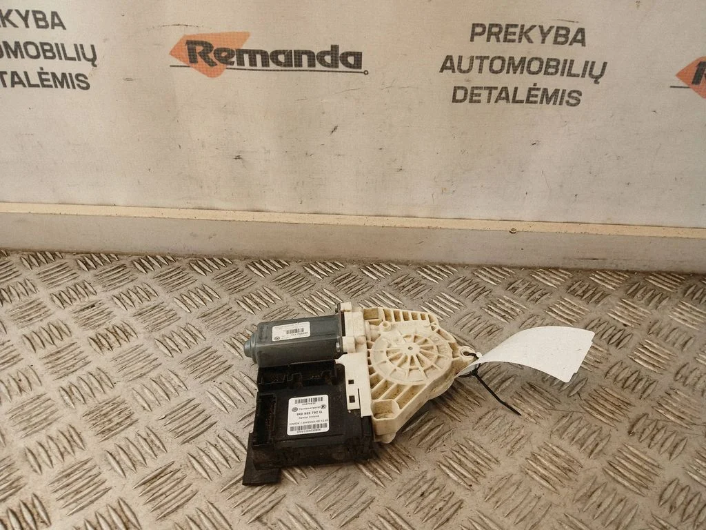 Priekinio lango pakelėjo varikliukas