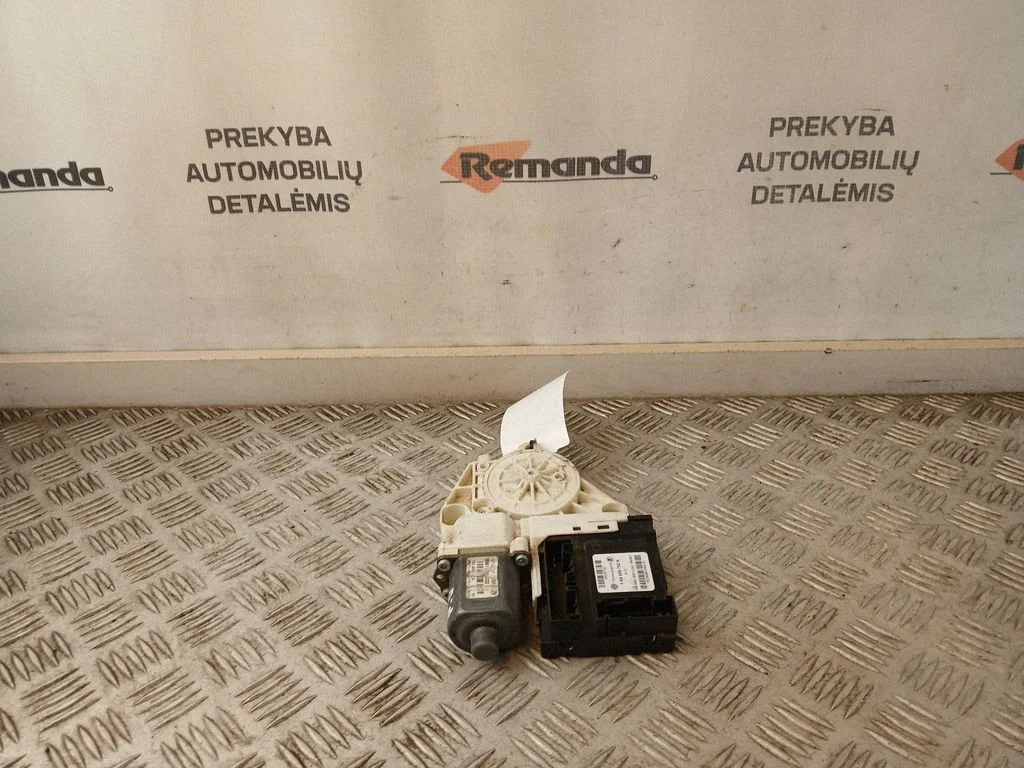 Priekinio lango pakelėjo varikliukas