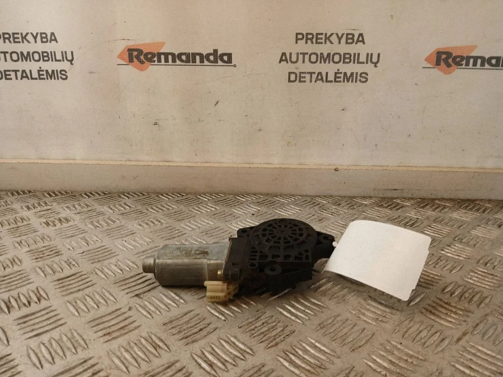 Priekinio lango pakelėjo varikliukas