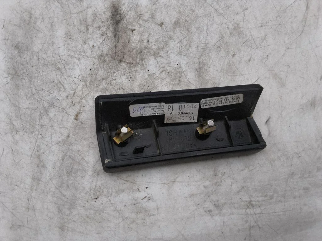 Dashboard glove box trim – BMW 7 Series E65 E66 (2001-2008)