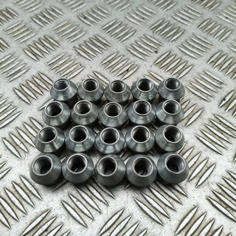 Skrūves/uzgriežņi 102700200B