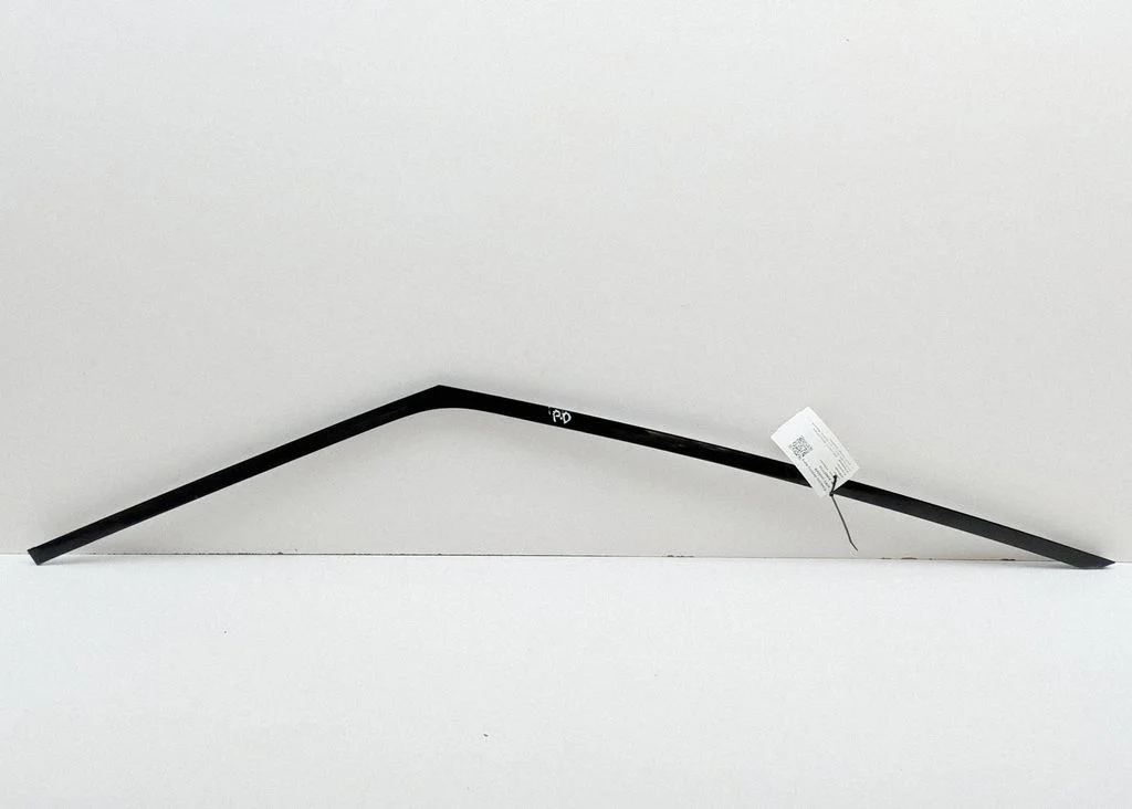 Front door glass trim molding DK62208A96A