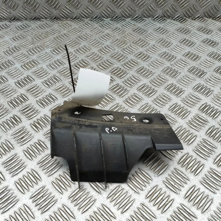 Priekšējā bampera turētājs 108417000B