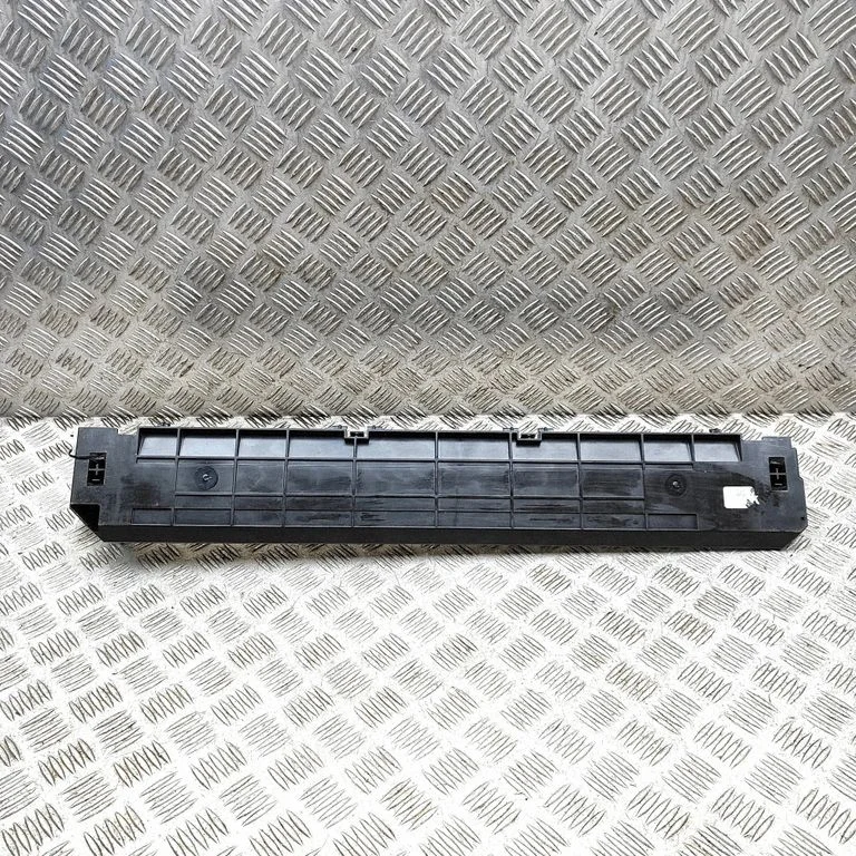 Intercooler air guide/duct channel 8697887
