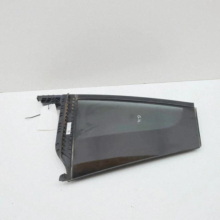 Väike „A" tagaukse klaas 57L845213E