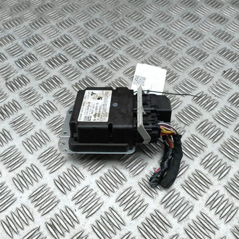 Airbag control unit/module – Tesla Model 3 (2017-)