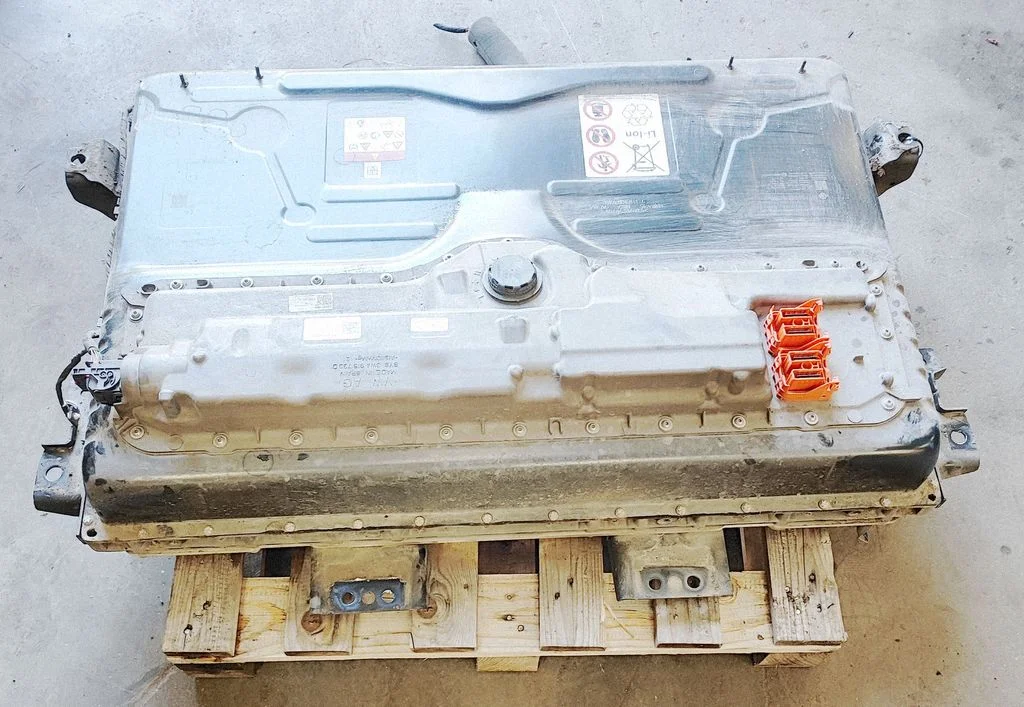 Hübriid-/elektriauto aku 3WA915250E