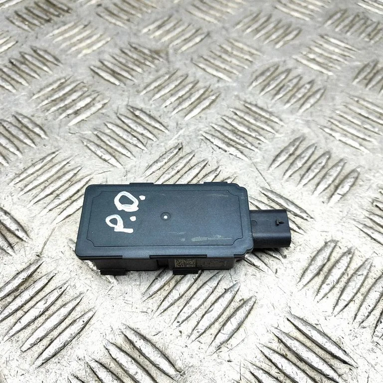 Door central lock control unit/module – BMW X7 G07 (2018-)