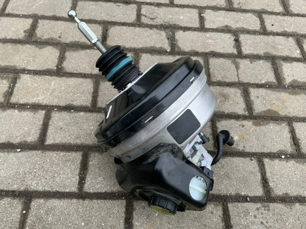 Piduri vaakumvõimendi 8W0612103G