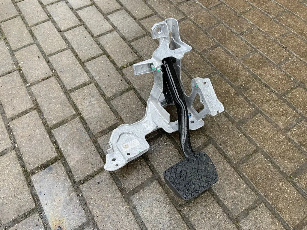 Brake pedal – Audi Q5 SQ5 FY (2017-2025)