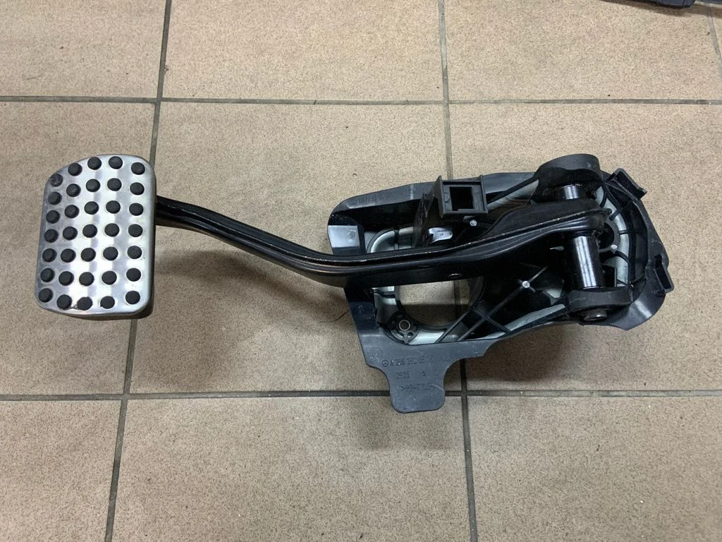 Brake pedal A2222940001