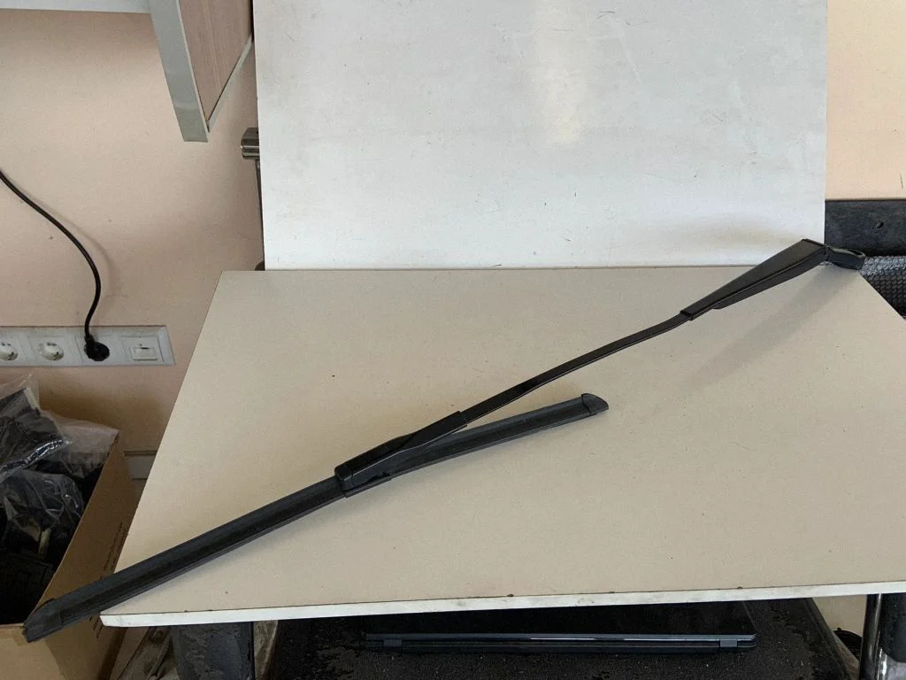 Front wiper blade arm 4M1955408