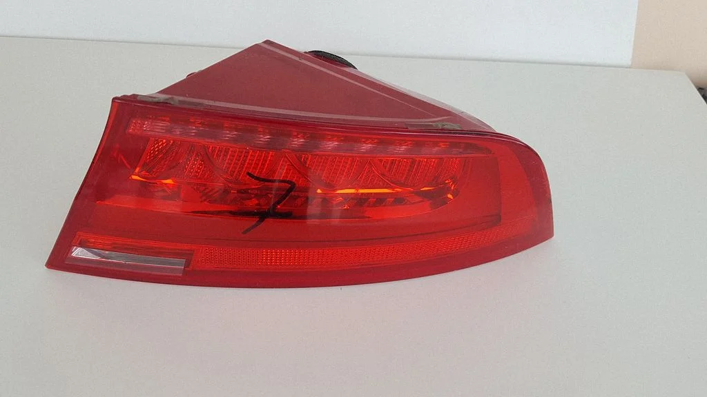 Tagatuli keres 4G8945096A