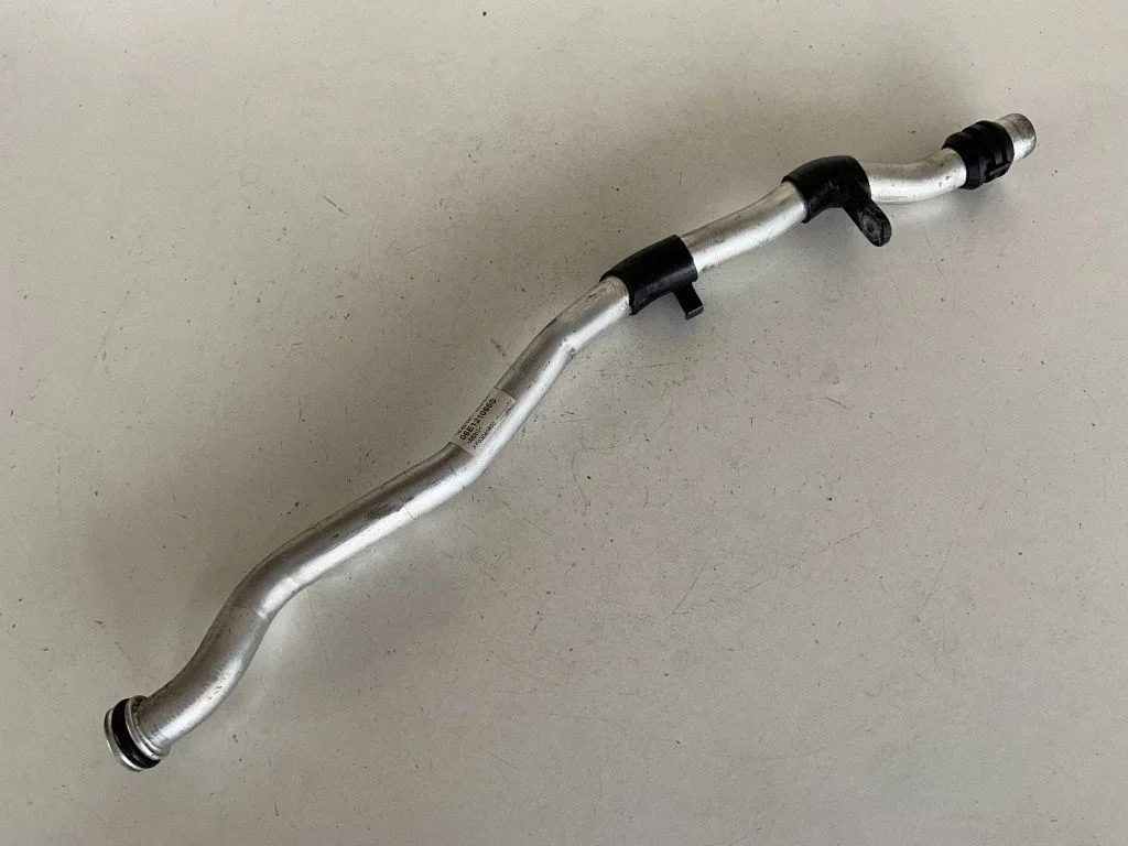 Engine coolant pipe/hose 06E121065S