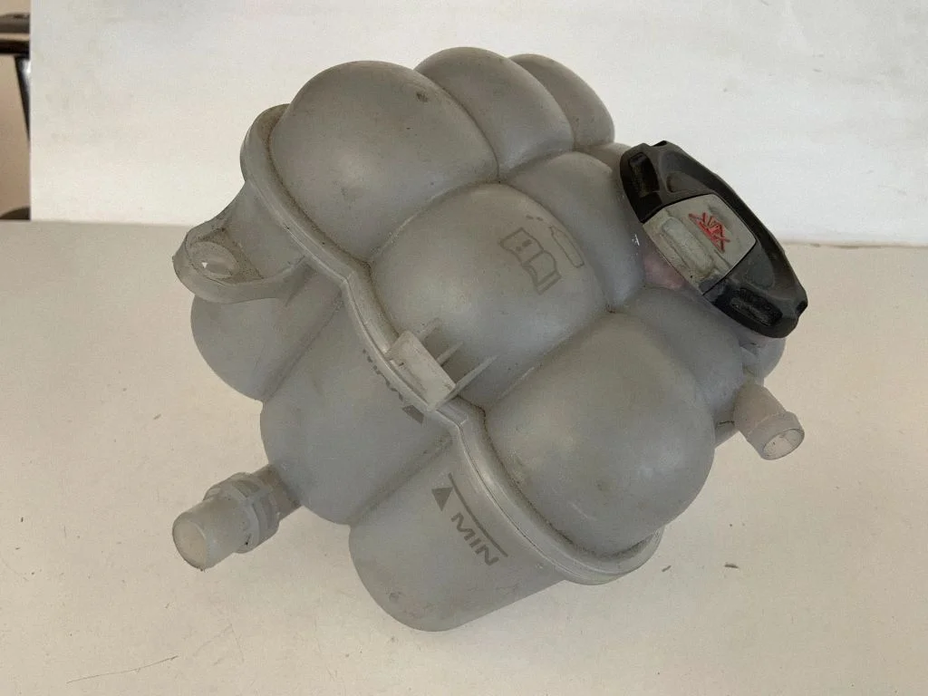 Coolant expansion tank/reservoir 4M0121405R