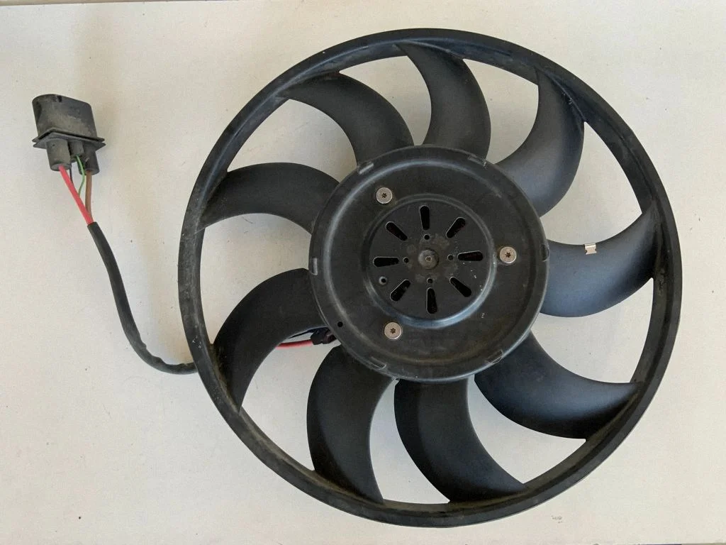 Elektriline radiaatori jahutusventilaator 4H0959455AE