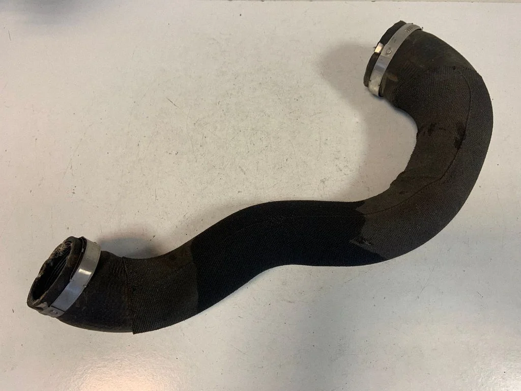 Intercooler hose/pipe 8R0145738R